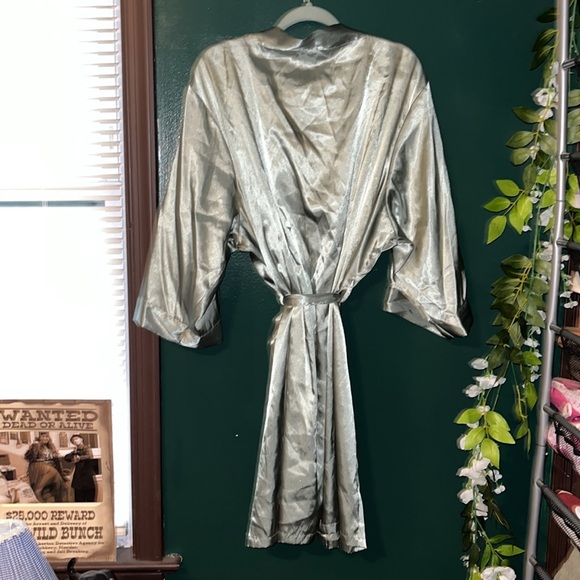 SOLD IN LIVE - Picture 4 of 7